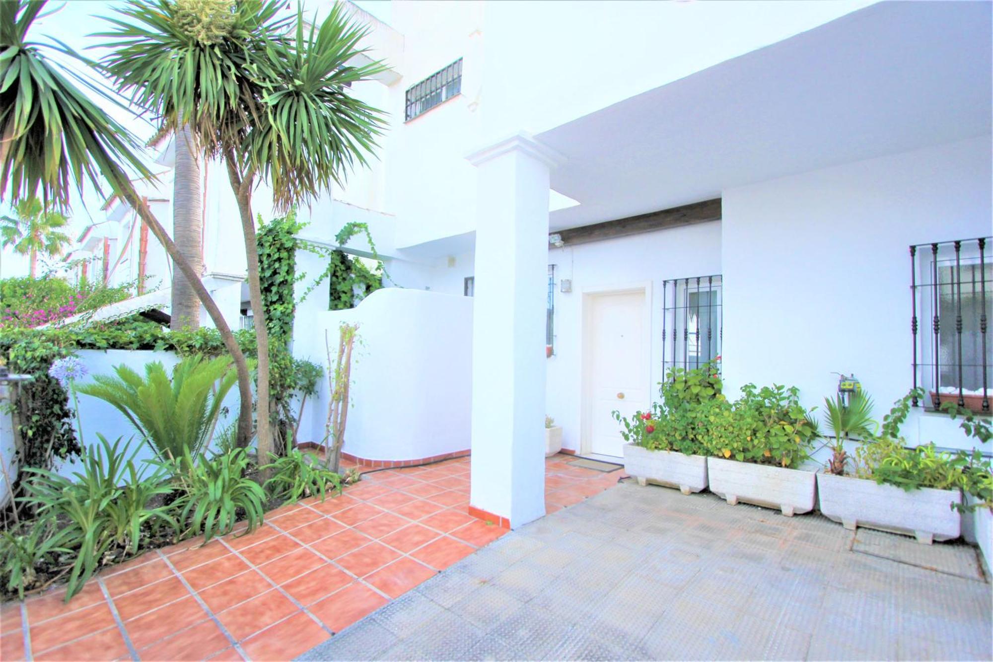 Apartamentos Naranjos Del Sol Marbella Exterior photo